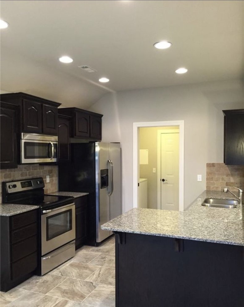 Holcomb Heights - Residential Lease