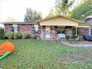 Cute 3 bedroom 1.5 bath home with carpet throughout the living room and bedrooms, tile in restrooms and kitchen. Washer and dryer hook ups wtih a nice wood burning fireplace in the familyroom for all your family gatherings. In need of some TLC great for a starter home or fixer upper. Call for your show today!