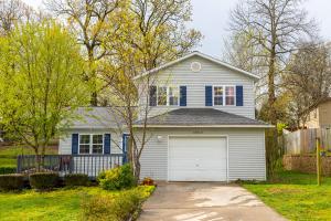 Very nice 1 1/2 story, 3 bedroom, 1 bath home with open floor plan, cathedral ceilings, vinyl siding, 1 car attached garage, nice deck, and much more.  Perfect for the first time home buyer or would be a good rental investment.