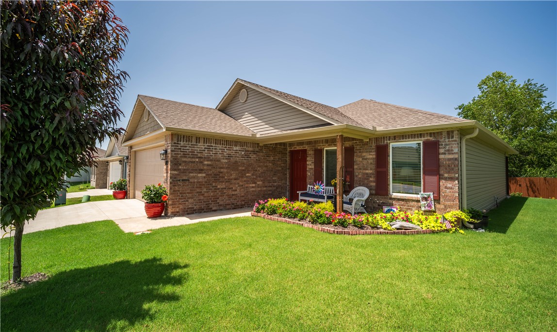 This home features an open floor plan with 3 bedrooms, 2 bathrooms, a large living room, and an fantastic eat-in kitchen fully equipped with energy-efficient appliances and generous counter space. Plus, a covered back porch that’s perfect for entertaining! Schedule your showing today!