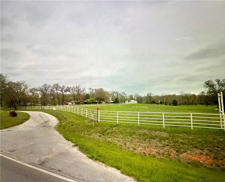 Discover your own slice of Paradise on this 20.74 acres, perfectly situated just 3 miles north of
Pea Ridge , 2 miles south of Missouri line, and Back 40 Mt. bike trails, 15 minute drive to
Bentonville. Whether your looking to build your dream home, Farm, invest, or develop into
large estate size lots, this prime location offers it all. Natural gas and electric at street, well will
be needed for water source. Embrace the tranquility of Rural living just a short distance from
the vibrant and growing community of Pea Ridge.