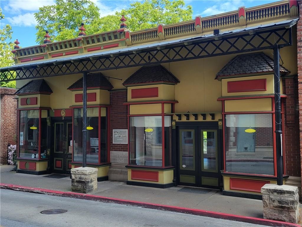 Riley & Armstrong - Commercial Lease