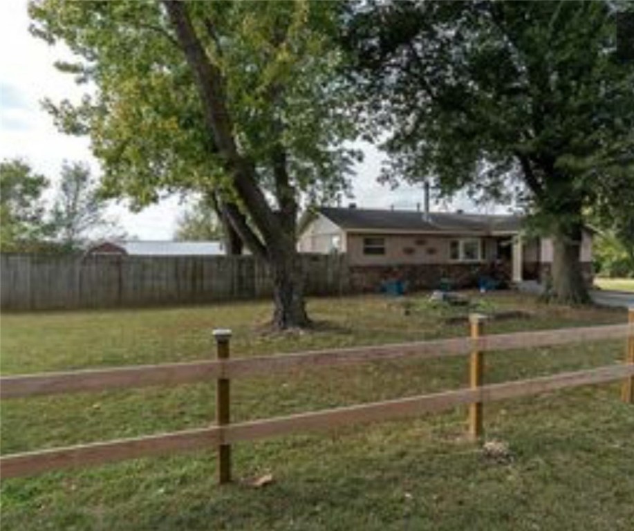 Fantastic, recently remodeled, 2 bedroom, 2 bath home. The home features beautiful hardwood floors throughout living area and bedroom areas. Eat in kitchen is spacious with plenty of counter and cabinet space. Two living areas make this house perfect for entertaining. One living room could be used as an office, study, or den. Large privacy fenced back yard is highlighted by big covered patio perfect for entertaining or relaxing. A must see.