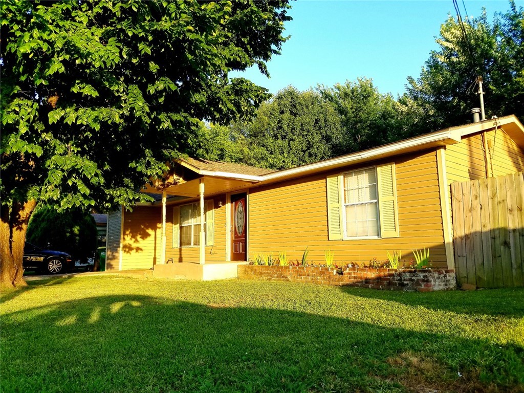 Perfect home for first time home buyers! This charming home has an amazing oversized, private  backyard. Convenient location, with quick access to Springdale and Fayetteville. Split floor plan, 3 bedrooms, 1 bath, wood floors with tile in wet areas.