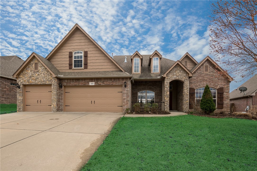 Available Now!!! 3160 Sq ft home. 4 Bedrooms/Office/16x20 Bonus/Formal Dining/Open Living Room
-Kitchen-Breakfast Area/3 Full Baths-1 Half Bath. Fenced in Backyard. 3 Car Garage. Attic Storage.
Covered Back Porch looking into Large open field. Wood Floors in Entry, LR, Office, Formal Dining,
Hall. Carpet in Bedrooms and Bonus. Blinds throughout home! Subdivision offers Community Pool and
Playground. No Smoking!! Pets Negotiable!!