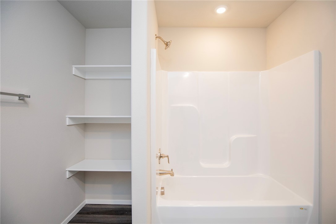 Walnut Hill Sub Ph I Pea Ridge - Residential Lease