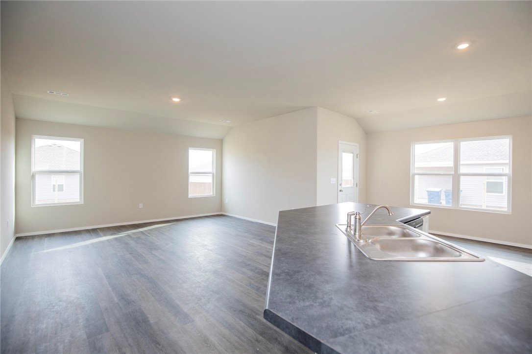 Walnut Hill Sub Ph I Pea Ridge - Residential Lease