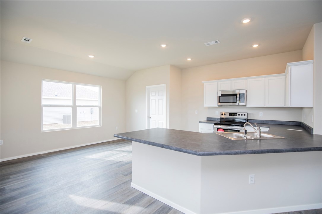 Walnut Hill Sub Ph I Pea Ridge - Residential Lease