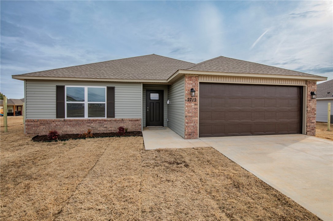 Walnut Hill Sub Ph I Pea Ridge - Residential Lease