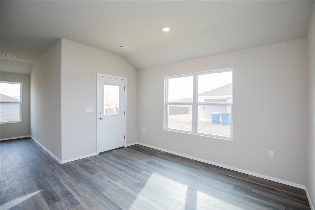 Walnut Hill Sub Ph I Pea Ridge - Residential Lease