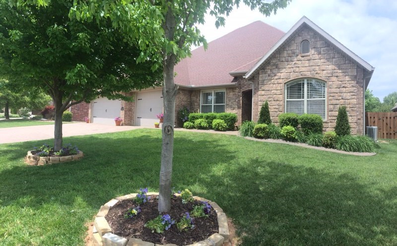 All one Level over 3300 sq feet! Beautiful home with 5 bedrooms, office, bonus, new wood floors, formal dining room and 3 full baths. Great home in a great neighborhood with community pool, park and close to schools, downtown Bentonville & airport! Fenced backyard, storage shed, BBQ pit, open floor layout, fireplace, large kitchen with center island and huge master with sitting area. Home is freshly painted throughout, new microwave, new dishwasher and new carpet.