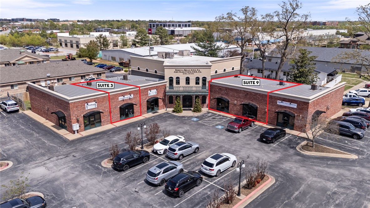 Looking to establish a professional office presence or launch a dynamic retail concept minutes away from Walmart's new 350-acre home office? This property features two versatile suites full of modern touches to accommodate your business's needs!

Reception area, file room, 2 private offices, kitchenette, & restroom.
Ideal for fitness/wellness, boutique retail, medical, or office.
High visibility signage, ample parking, easy access to I-49.
Near Walmart & Sam's Club HQ, parks/trails, schools, & Northwest Medical Center.