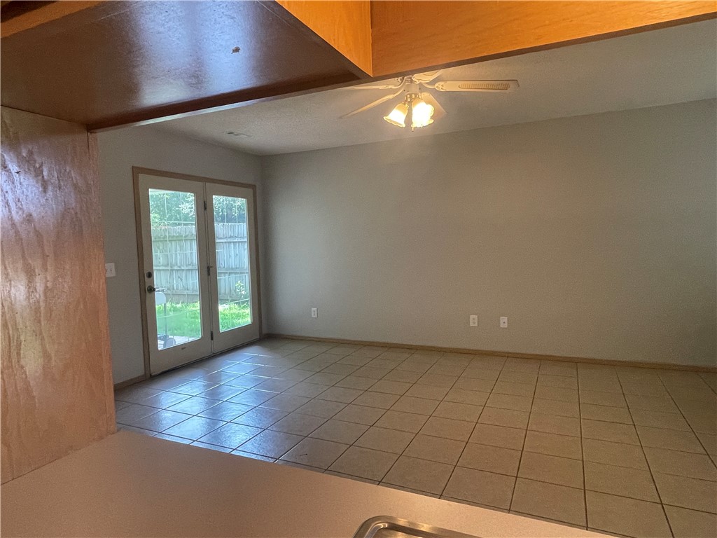 Hannah Meadows - Residential Lease