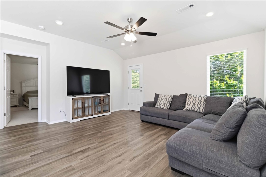 RIVERSIDE VILLAGE S/D PH 1.1 - Residential