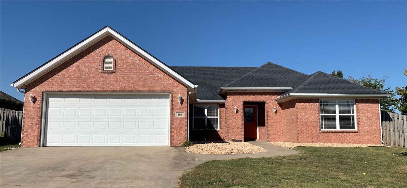 Great home in Sienna Estates. This 4 bedroom 2 bath home has wood style ceramic tile thru main living area and 2 bedrooms. Split floor plan. Living room features gas fire place and trey ceiling. Kitchen has granite counters and stainless appliances and includes refrigerator. Master suite has duel sinks, separate shower and jetted tub and large walk in closet. Large fenced backyard. Includes community pool and club house access.