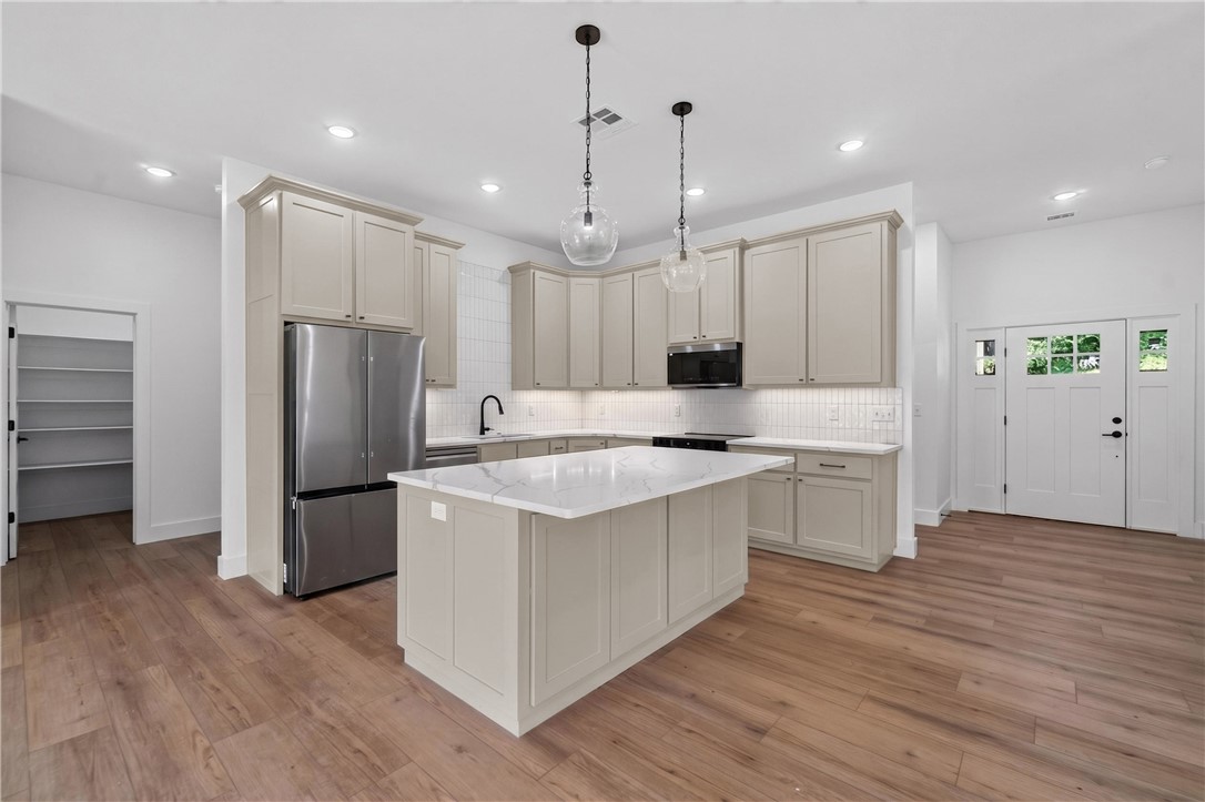HAMPSHIRE SUB-BVV - Residential
