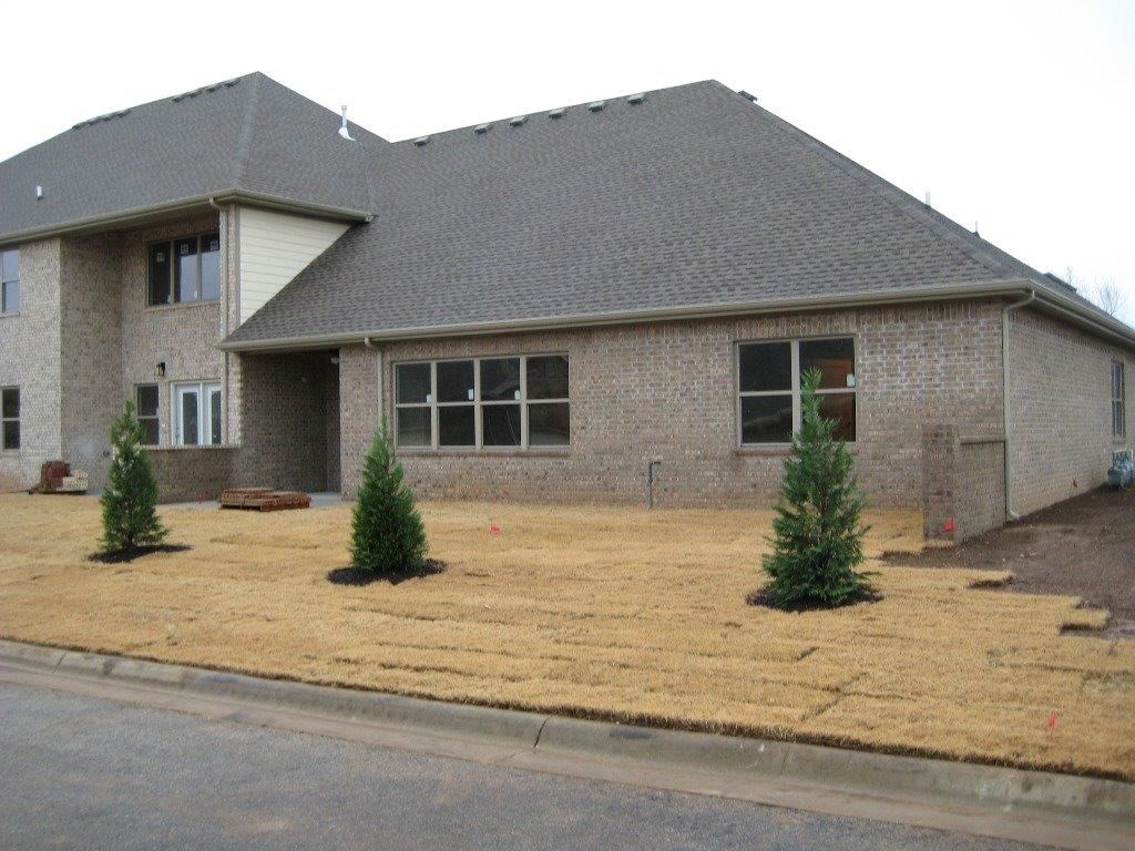 Shadow Valley - Residential Lease