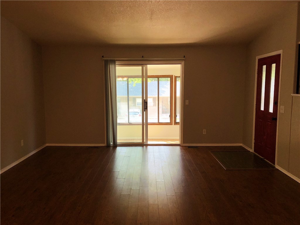 Townhouse Tct 3 A/K/A Drake Court Bvv - Residential
