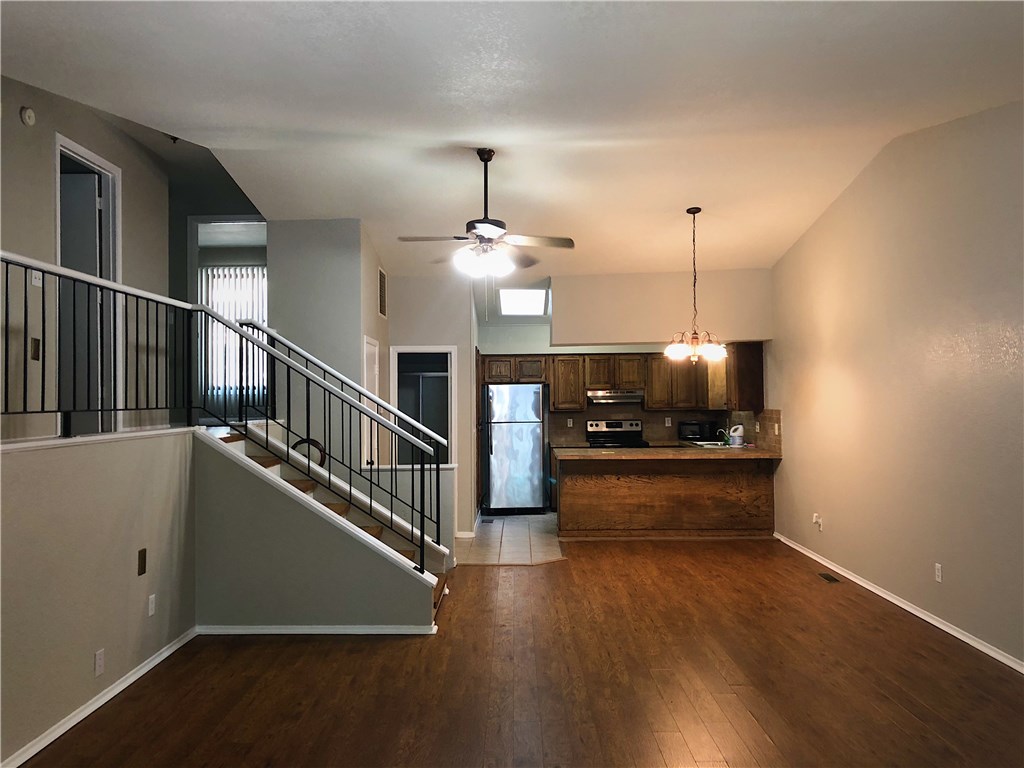 Townhouse Tct 3 A/K/A Drake Court Bvv - Residential