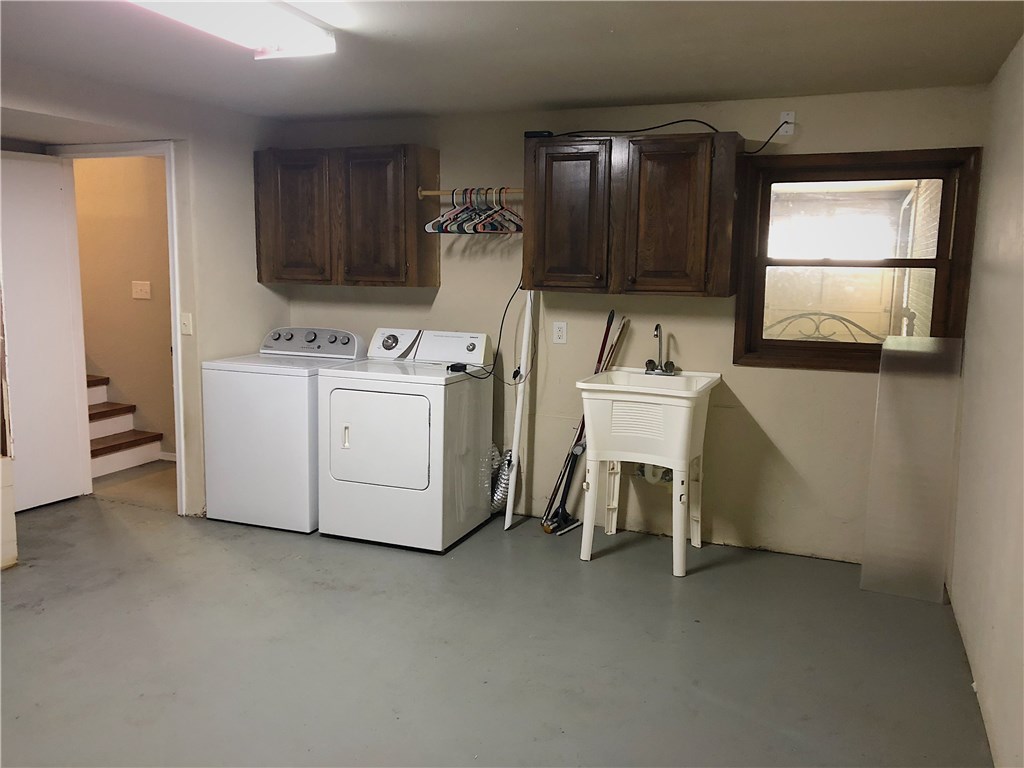 Townhouse Tct 3 A/K/A Drake Court Bvv - Residential