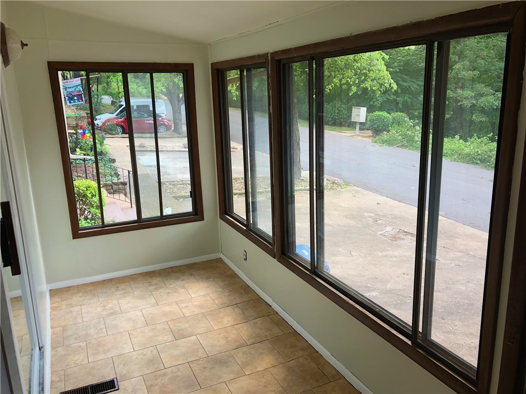 Townhouse Tct 3 A/K/A Drake Court Bvv - Residential