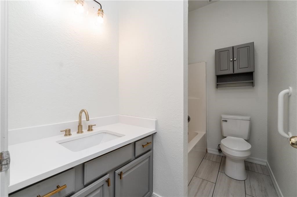 WELLS ADD-GRAVETTE - Residential Lease