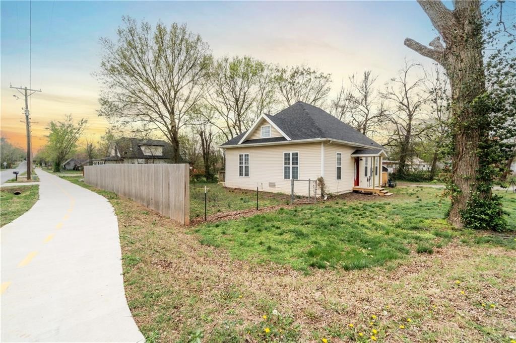 WELLS ADD-GRAVETTE - Residential Lease