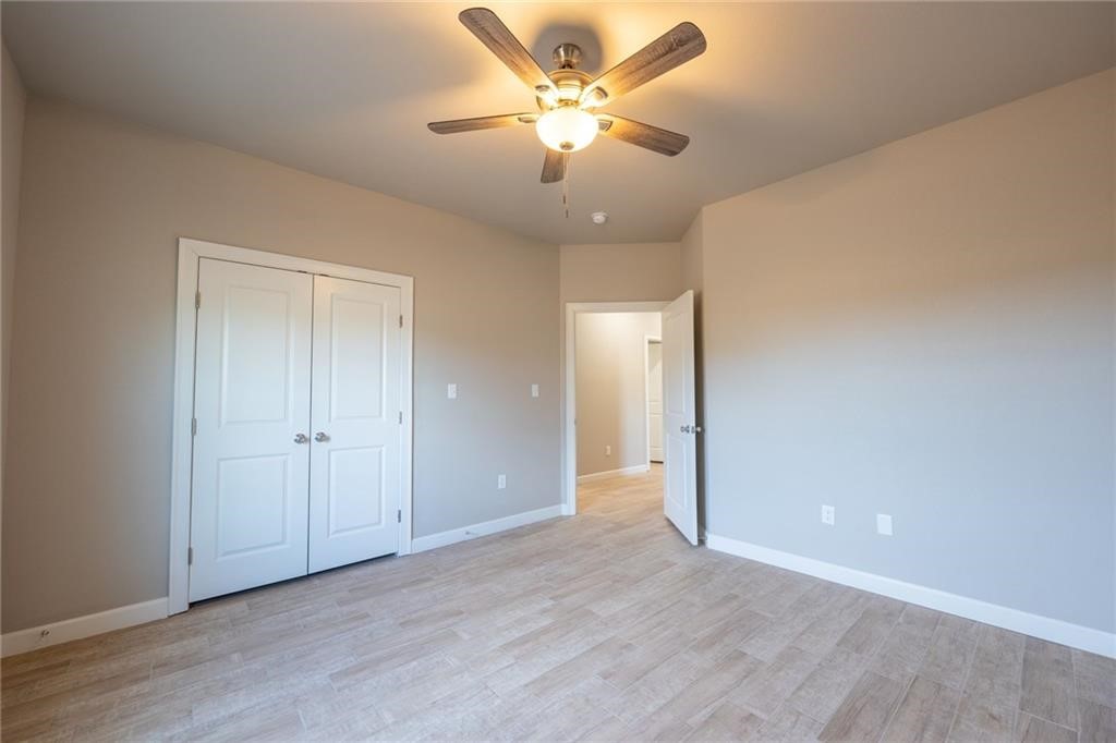Valley Oaks-CENTERTON - Residential Lease