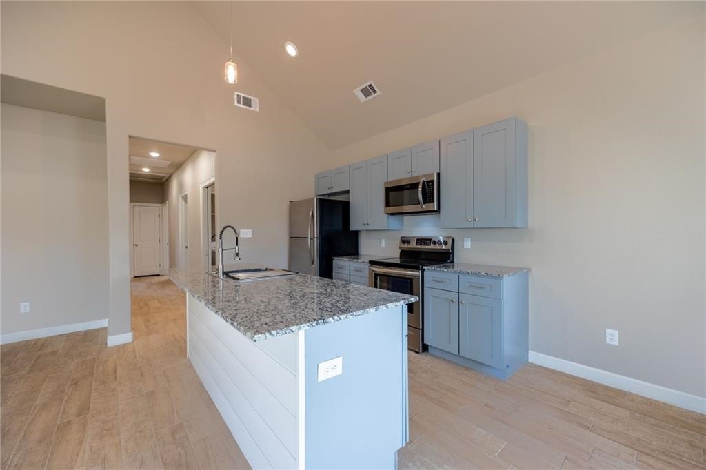 Valley Oaks-CENTERTON - Residential Lease