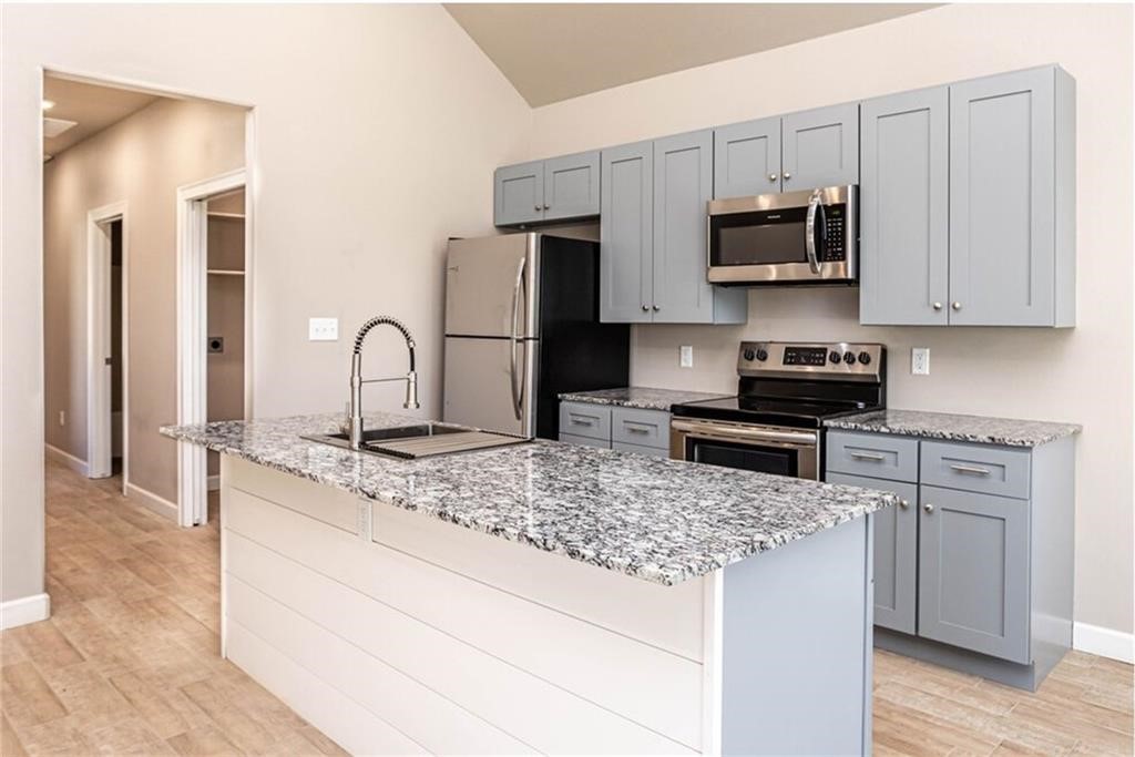 Valley Oaks-CENTERTON - Residential Lease