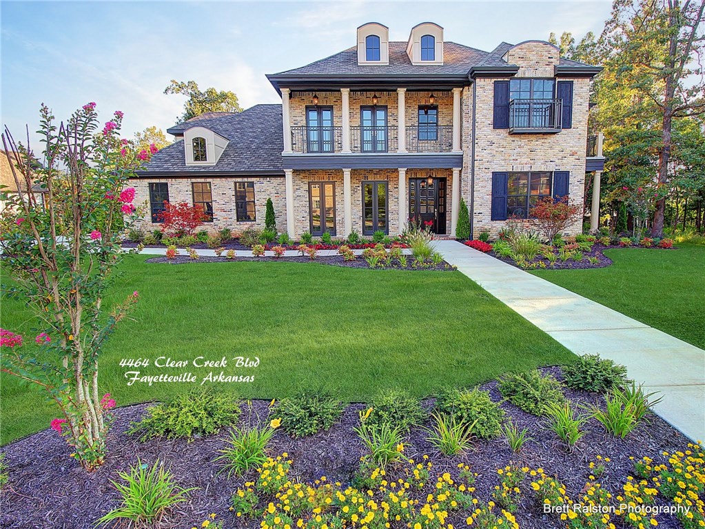 Gated golf community of Clear Creek. Home with pristine quality and features you would expect. One of Riggins Construction's finest homes and floor plan includes smart home programming. All high end appliances including washer and dryer and refrigerator. Side entry garage includes guest apartment or teenager's hangout with a full bath and mini fridge. Top of the line quality with all the space and design to meet every expectation.