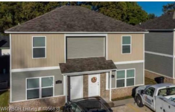 A set of 5 beautiful and recently-built, open-floor-plan duplexes conveniently located in the heart of Fort Smith. Fully-equipped kitchens, granite countertops, large kitchens, large closets, ceiling fans, wood-style flooring, attached garages. Concrete driveways