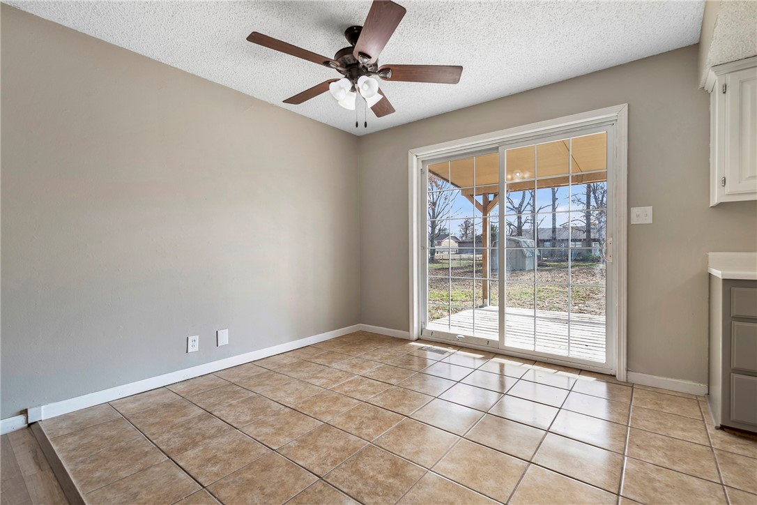 Golden Acres Ph 1 Rogers - Residential Lease