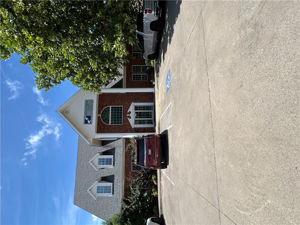 Perimeter Plaza Add - Commercial Lease