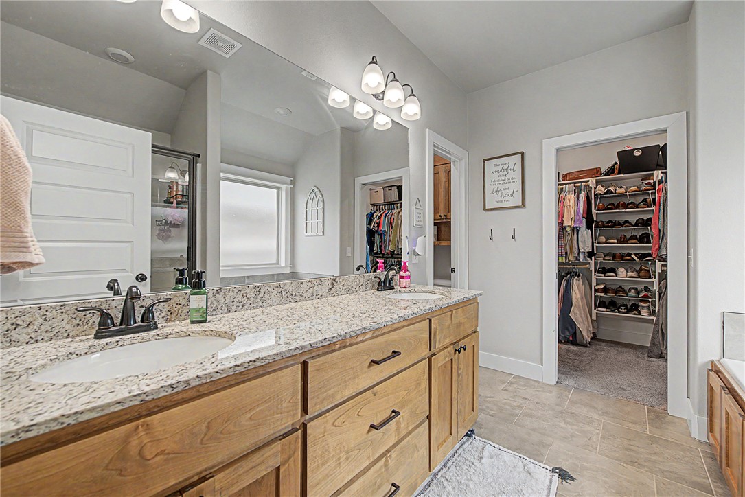 Hickory Meadows Sub Ph 1 - Residential