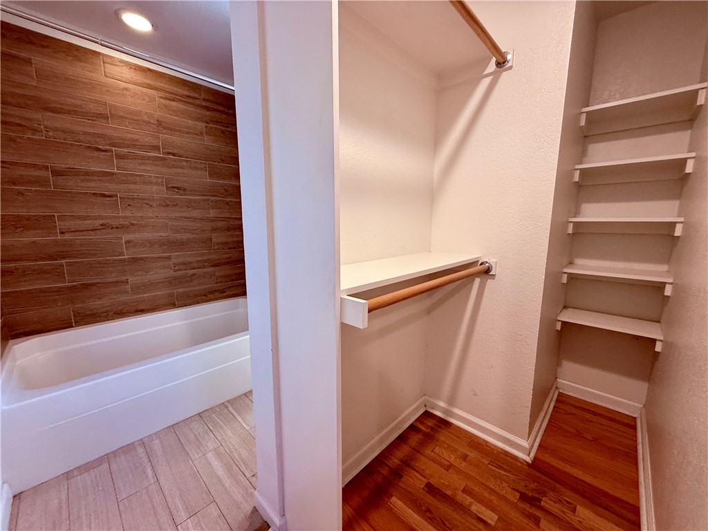 Banks - Residential Lease