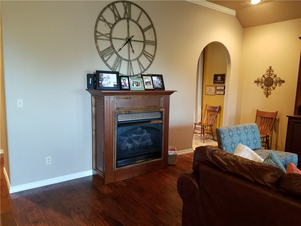 Country Club Estates - Residential