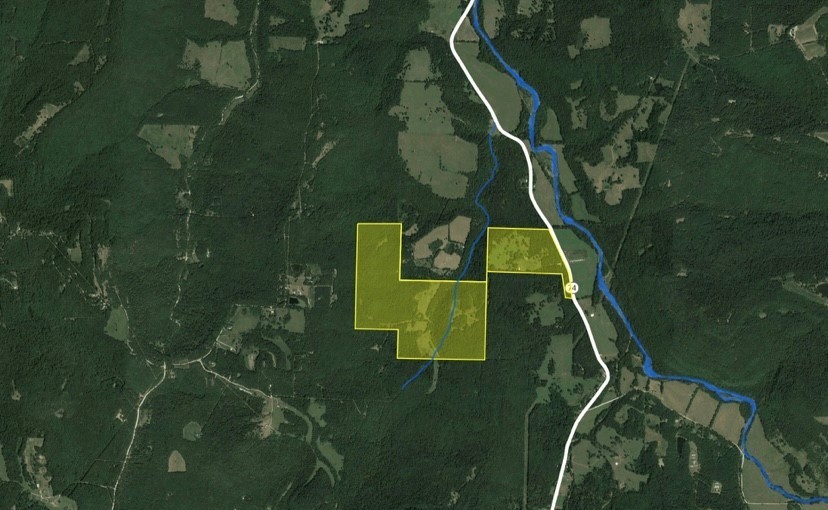 • Turnkey Ranch/Farm in the heart of Rapidly Growing 
Northwest Arkansas 
• One-of-a-kind property with mature trees and a great mix of 
open pasture and hardwoods
• Upside long-term development potential
• Extremely fertile dark black soil with natural clover
• 17 miles from the University of Arkansas
•  46 miles to Walmart home offices and Beaver Lake
• High yielding hay operation with 3-4 cuts per year providing 
significant income
• Upside opportunity to add cows. Most parcels have 
perimeter fencing and have been surveyed
• Blacktop frontage to property driveway
• 2 access points, one from Whitehouse Road, the other from 
Mushroom Road
• All easements are recorded and permanently conveyed with 
the property
• Trophy Whitetail Deer, Turkey, Bear, and occasional Hog 
hunting
• Multiple deer stands and food plots and 2 ponds
• Trace Branch Creek runs through the middle of the property