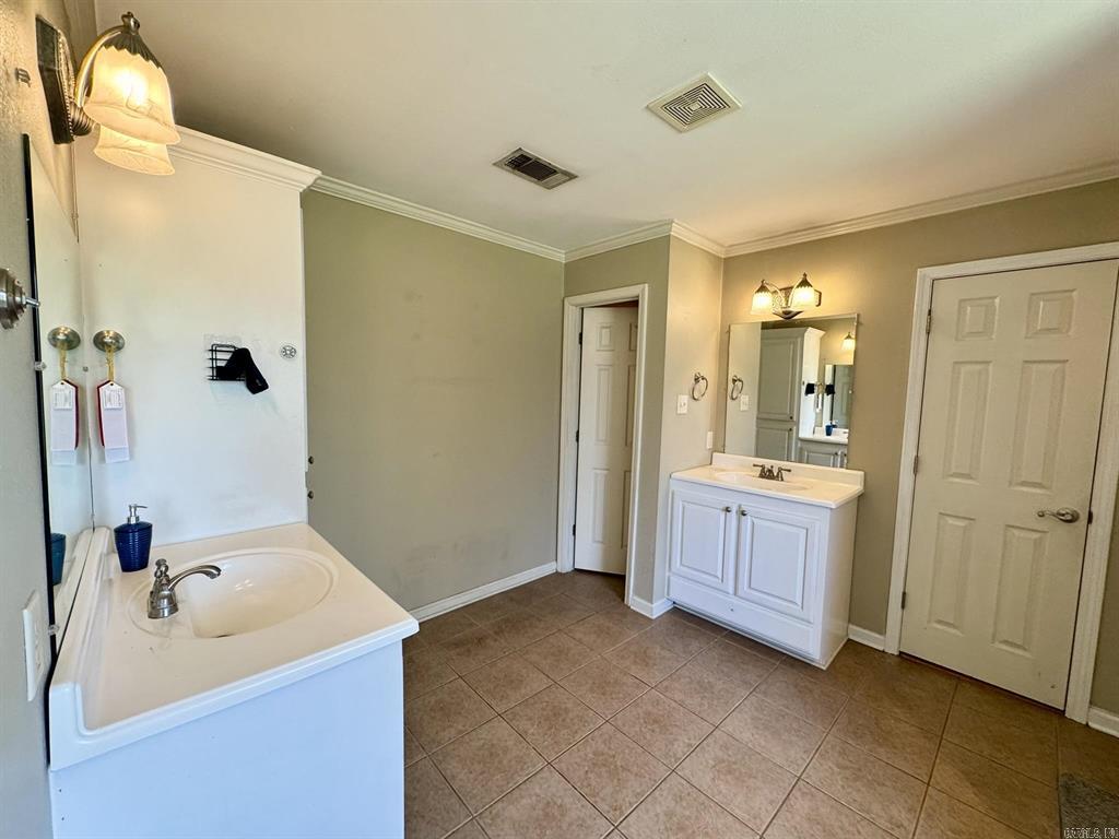 N/A Metes and Bounds Oak Forest Survey - Residential