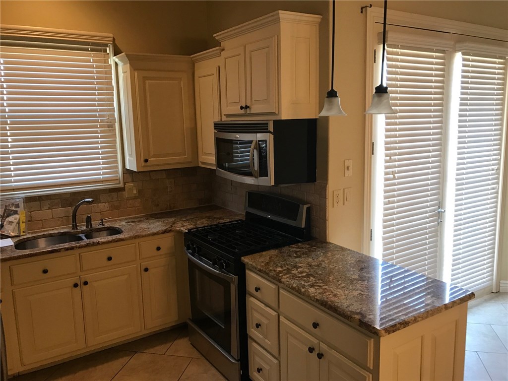 Peaks Ph Ii The-Rogers - Residential Lease
