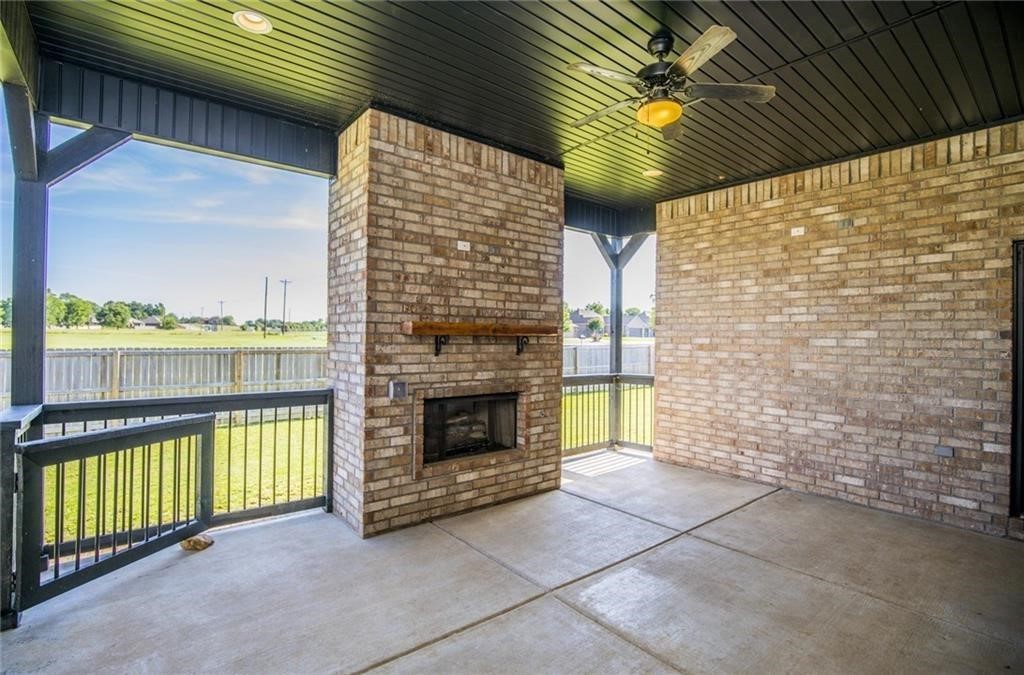 Grand Pointe Sub Rogers - Residential Lease