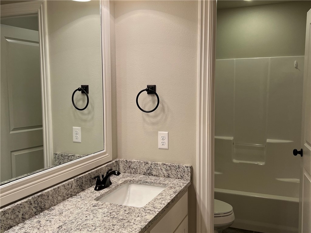 Grand Pointe Sub Rogers - Residential Lease