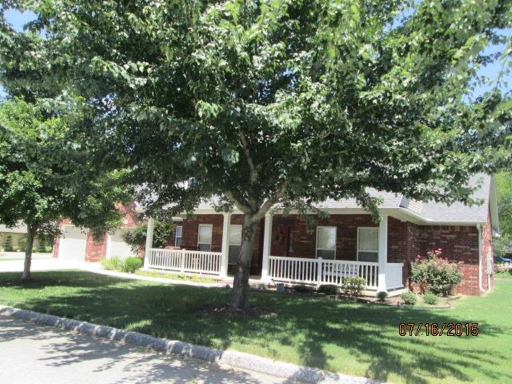 Nice 3BR/2BA home located in a nice neighborhood outside city limits. Open floor plan, wood floors, fireplace.