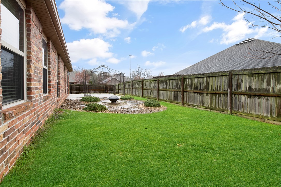 Garrett Road Sub Rogers - Residential Lease