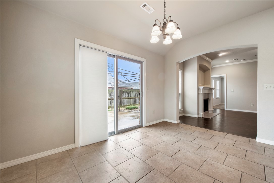Garrett Road Sub Rogers - Residential Lease