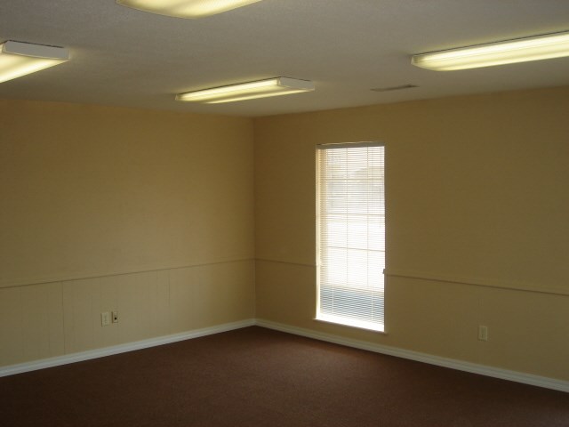 2-17-30 Springdale Outlots - Commercial Lease