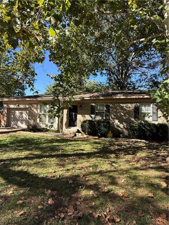 Charming 3-Bedroom Brick Home on Corner Lot
Well-maintained 3-bedroom, 2-bath brick home situated on a desirable corner lot with a large fenced backyard — perfect for outdoor activities and entertaining. Conveniently located near parks and Arkansas Tech University. This property offers excellent potential as a first home or investment rental. Don’t miss this opportunity to own a beautiful home in a great location!
SOLD AS IS
