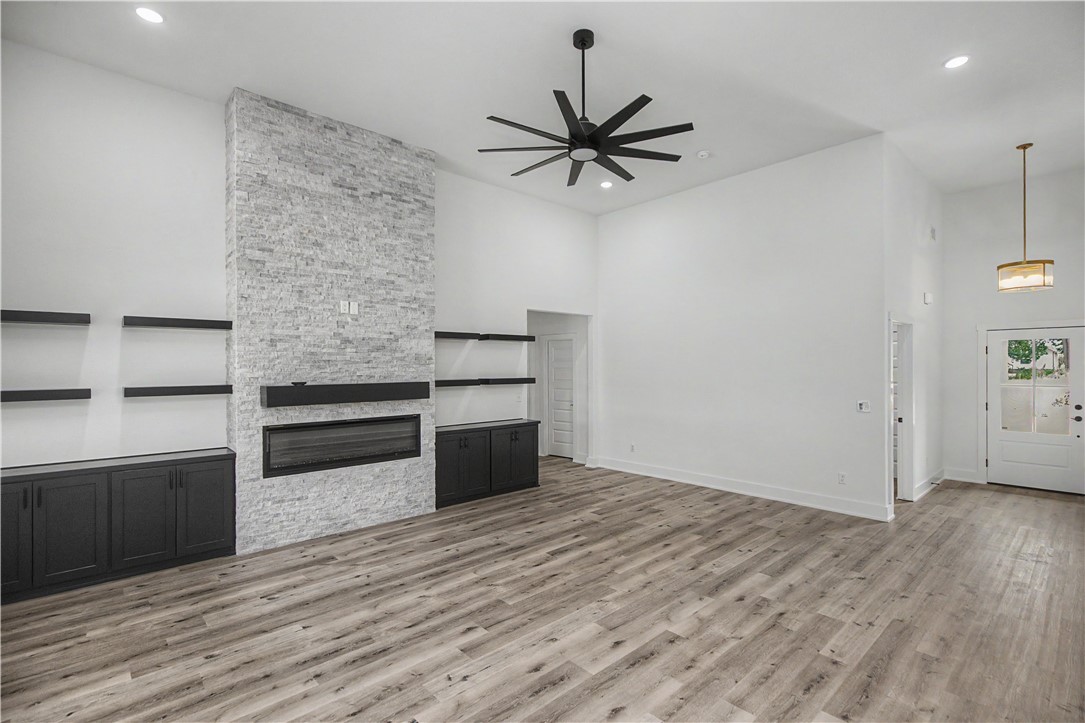 Oak Brook Sub Ph 1 Siloam Spgs - Residential