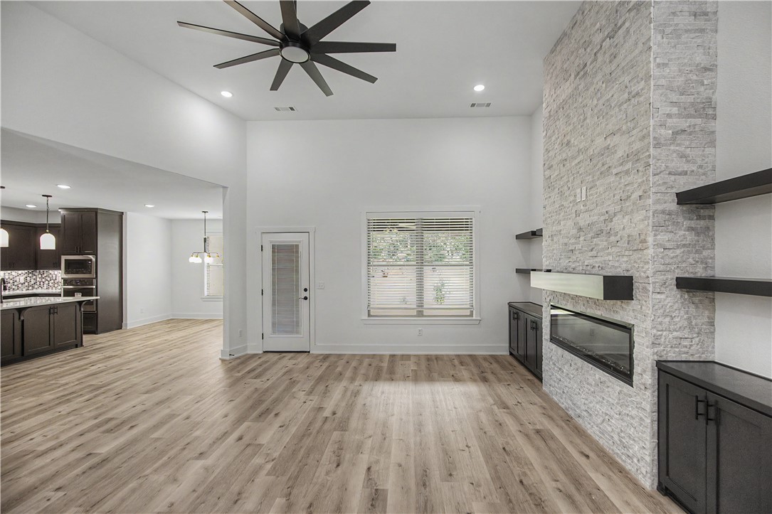Oak Brook Sub Ph 1 Siloam Spgs - Residential