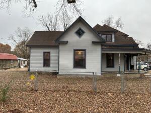 Check out this charming 3 bedroom 2 bath home on a beautiful fenced in corner lot. this craftsmen style home is great for that first time home buyer or for someone that wants to take it to the next level. Don't miss out on this one